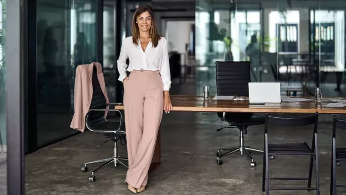 Ezekben az elegáns ruhákban  a főnököd is megdicsér