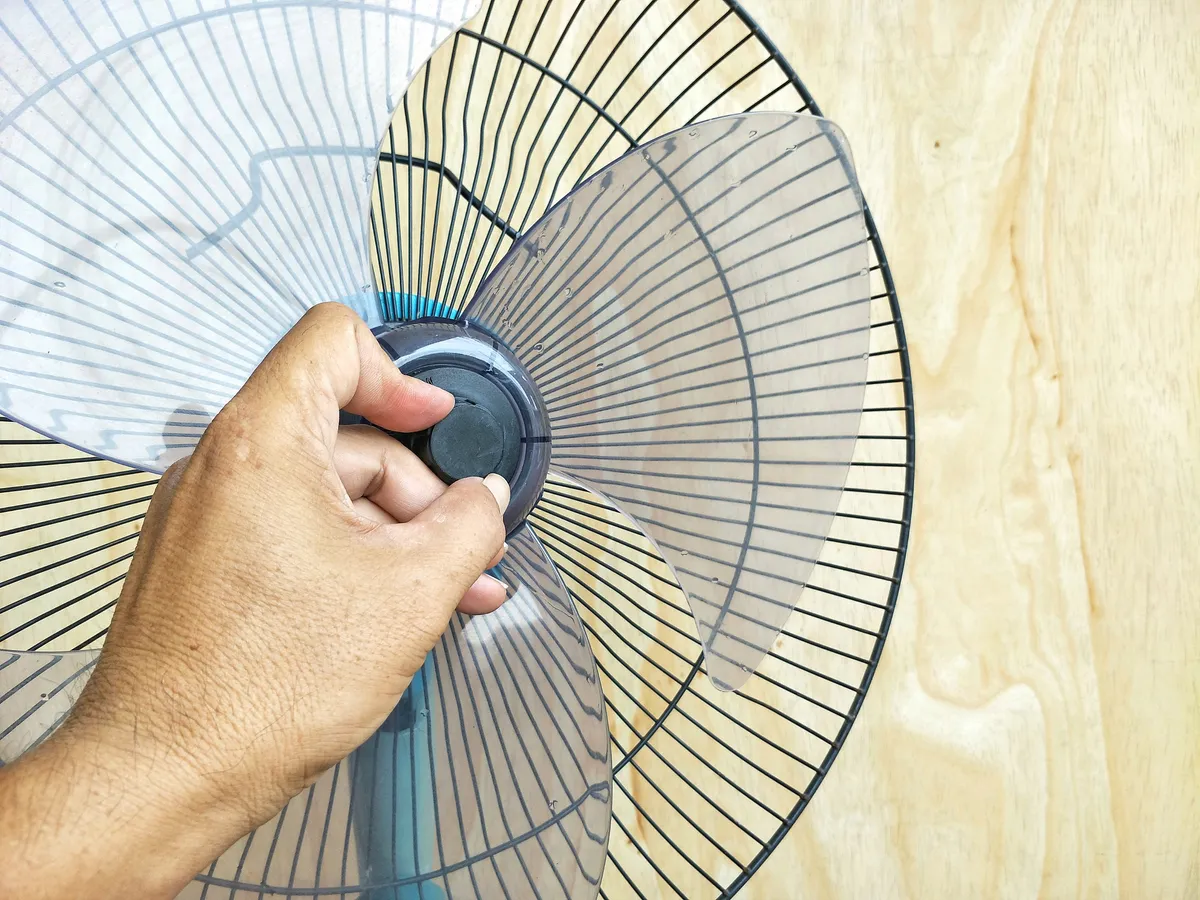 előkészületek a ventilátor tisztításhoz
