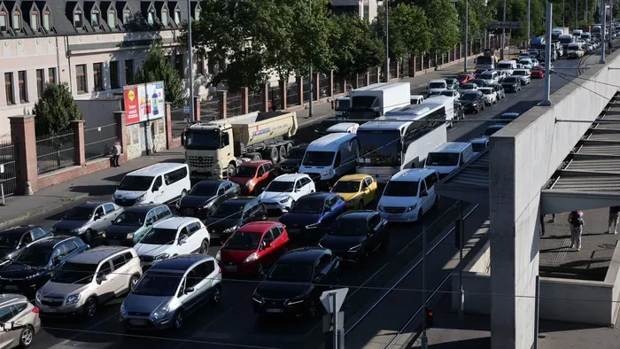 Budapest lebénul a dugóktól, a rakpart kong az ürességtől