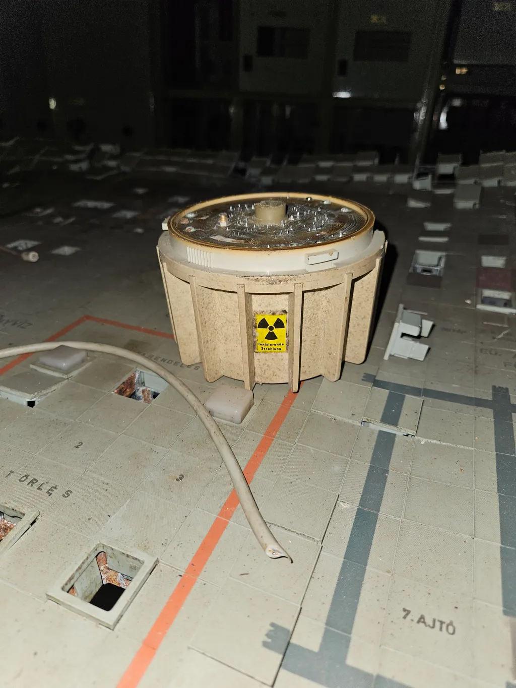 A bunker mélyén radioaktív anyagot is őriztek. / Fotó: Random Urbex