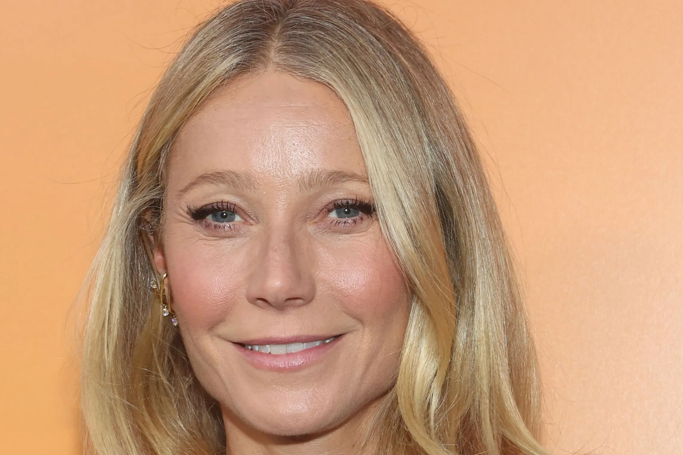 Gwyneth Paltrow lett a csókkamerás botrányba keveredő cég arca