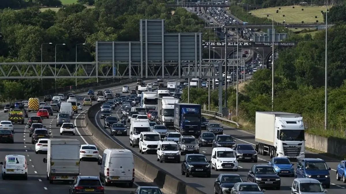 Hatalmas lezárások! Az M5-ös autópályán araszolnak az autók