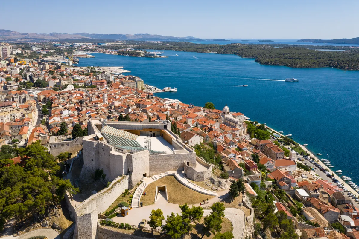 Sibenik, Horvátország, város, dalmát város