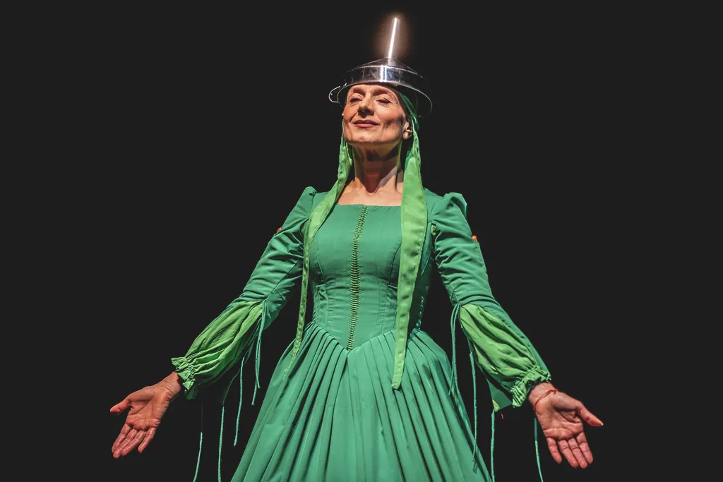 Tóth Auguszta sztáradatlap