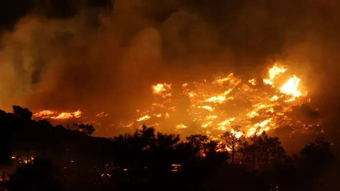 Baj van a magyarok kedvenc üdülőhelyein, evakuálnak