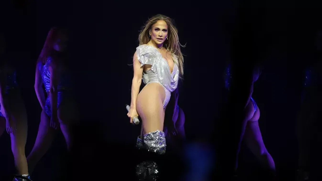 Jennifer Lopez levetkőzött Budapesten! Szívdöglesztő fotókon a világ legszexibb dívája – galéria