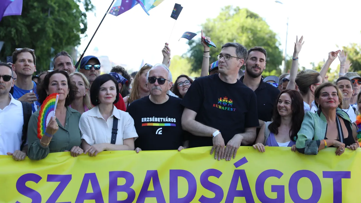 „Kérem, ne osszák meg ezt a felvételt” – reagált a Csík zenekar énekesnője a drag queen show-ra