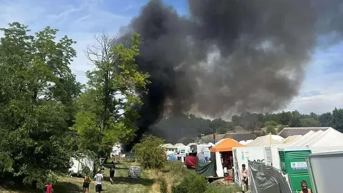 Tűz az OZORA fesztiválon, több sebesültet is jelentettek