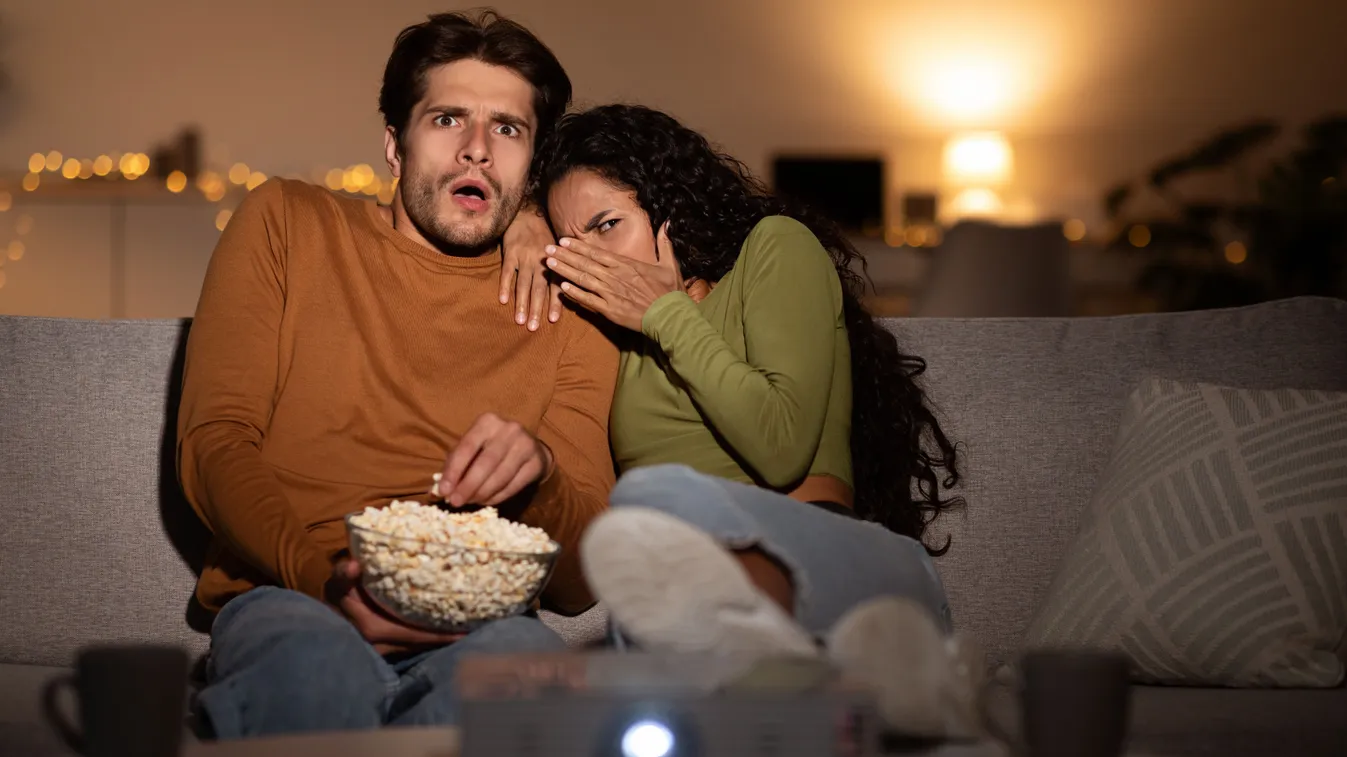 Te láttad már? Ez a világ leghosszabb filmje: hívd át rá a kiszemelted otthoni „mozizásra”
