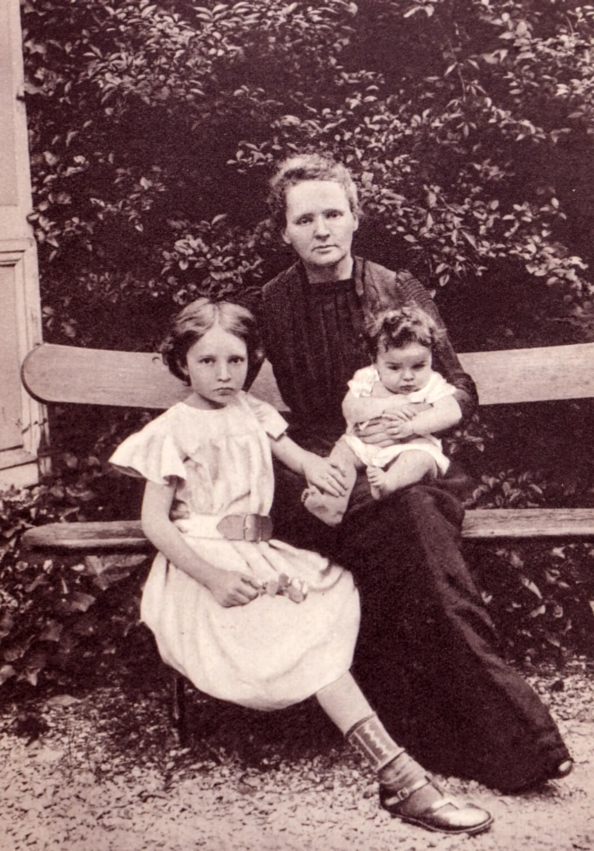 Marie Curie, lányaival, Nobel-díj