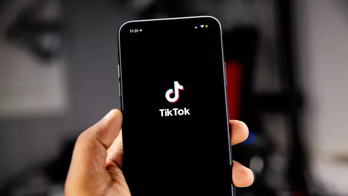 Ráírt egy lány a TikTokon, öngyilkos lett a 14 éves fiú