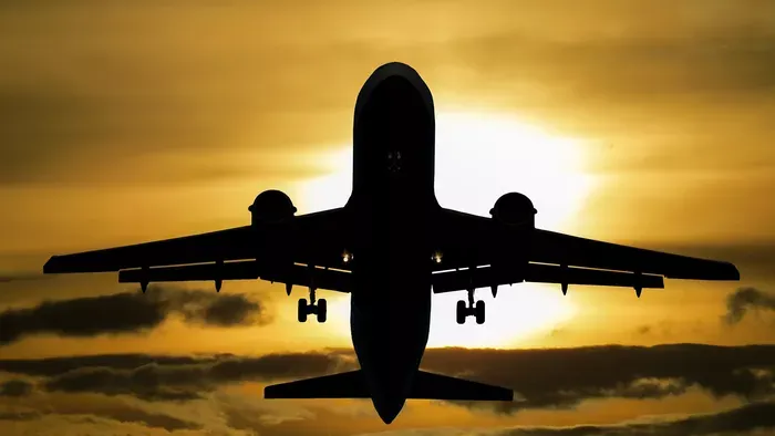 Kitört a pánik: evakuálni kellett az utasokat, kigyulladt egy Boeing 737-es