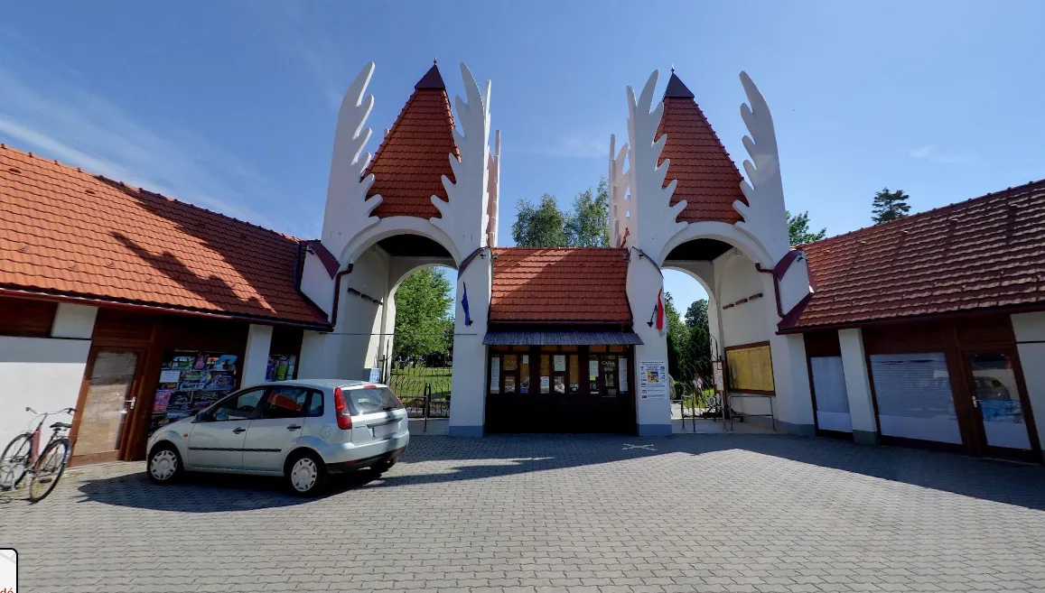 Sárospatak, Végardó termálfürdő, bejárat