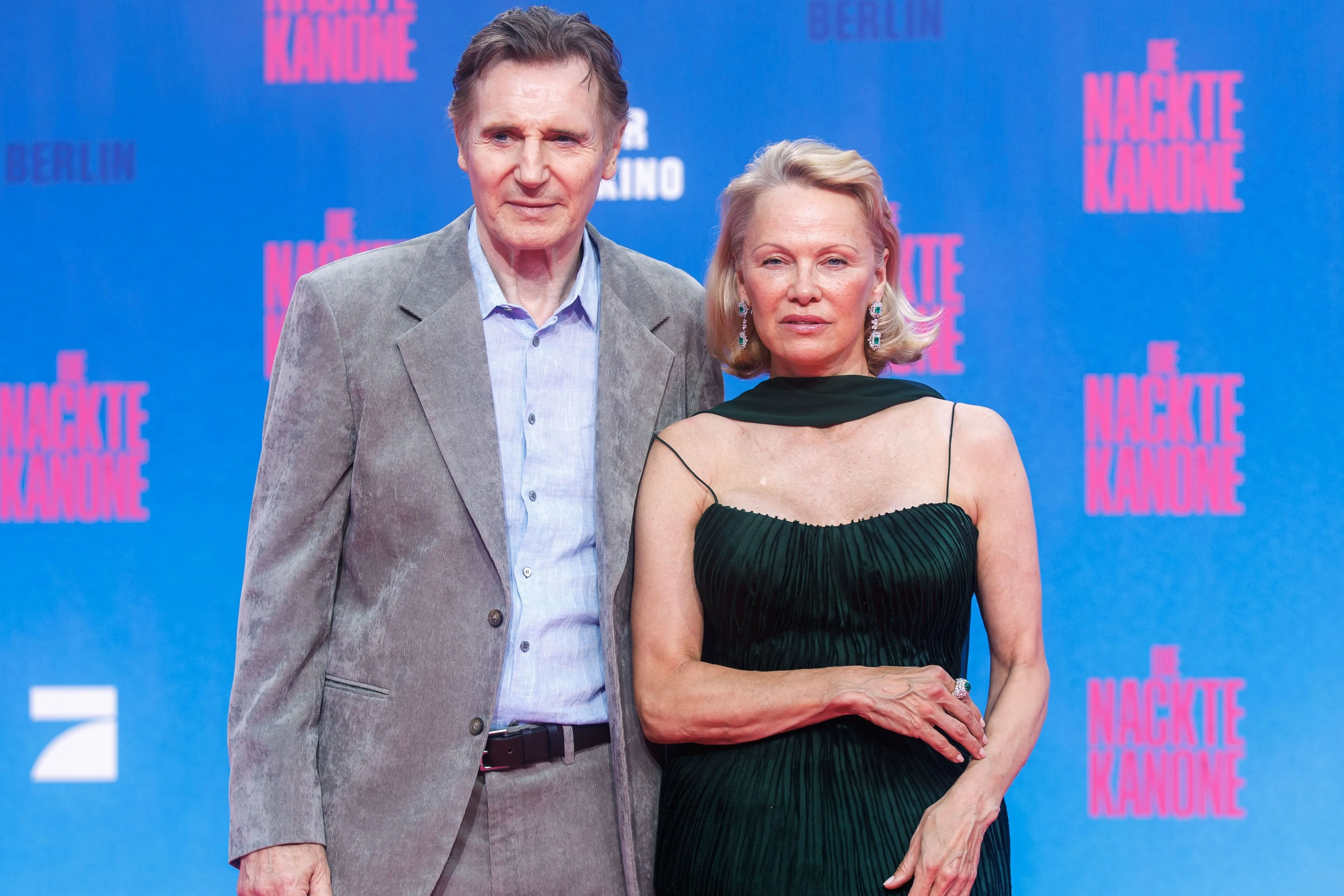 Dúl a láv! Pamela Anderson kiköpött mása Liam Neeson néhai feleségének