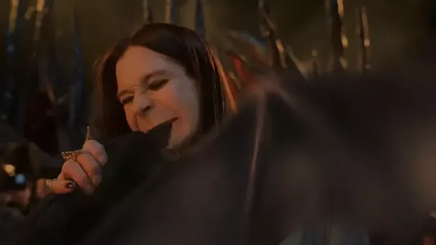 Polgárpukkasztás, denevércsonkítás és pankráció: Ozzy Osbourne 10 legemlékezetesebb vendégszereplése a filmiparban