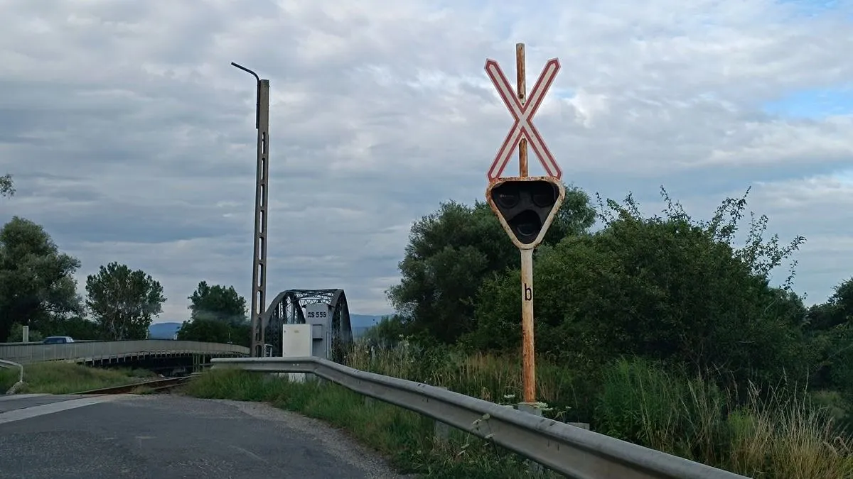 Nem működött a vasúti fényjelzés Borsodban, nem sokon múlt a tragédia
