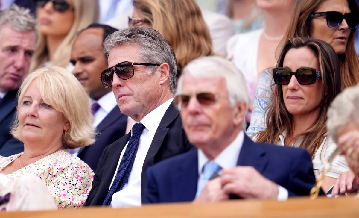 Hugh Grant szundikálásáról készült videó vírusként terjedt el az interneten