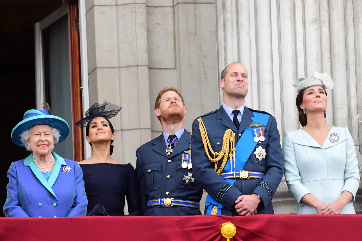 alt=Meghan Markle nem bírt háttérben maradni a királyi családban töltött ideje alatt sem, folyton középpontban próbált lenni
