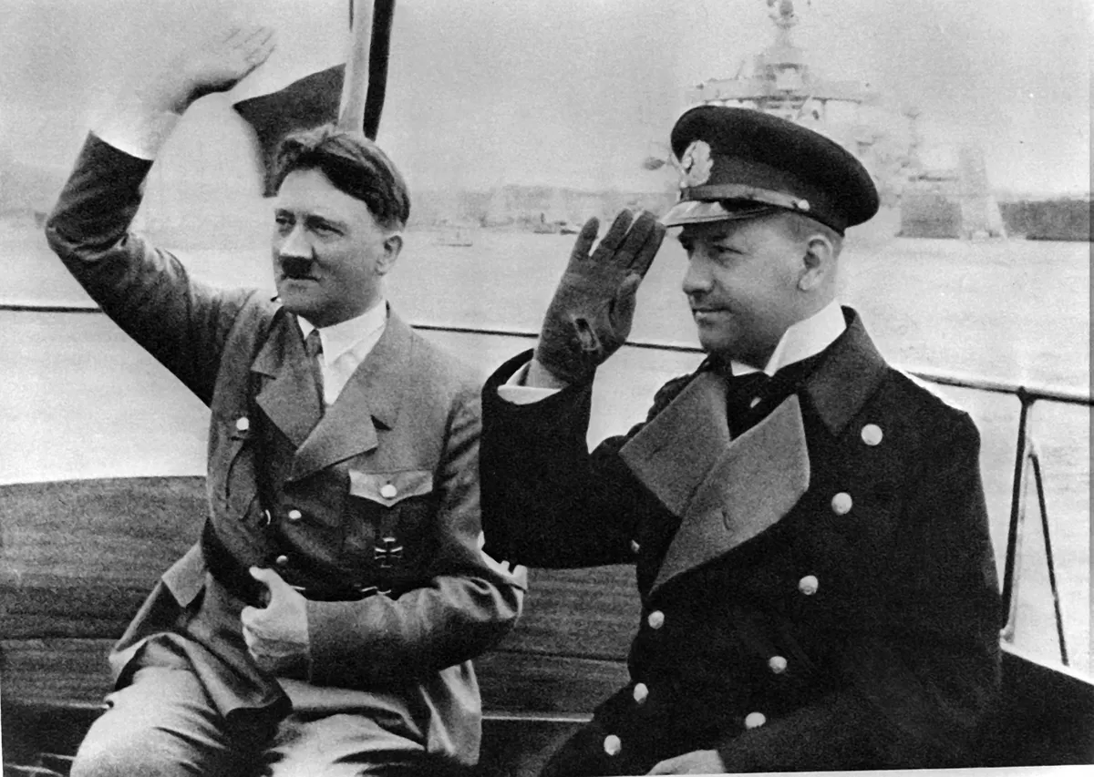 Oroszlánfóka hadművelet, Adolf Hitler, Erich Raeder