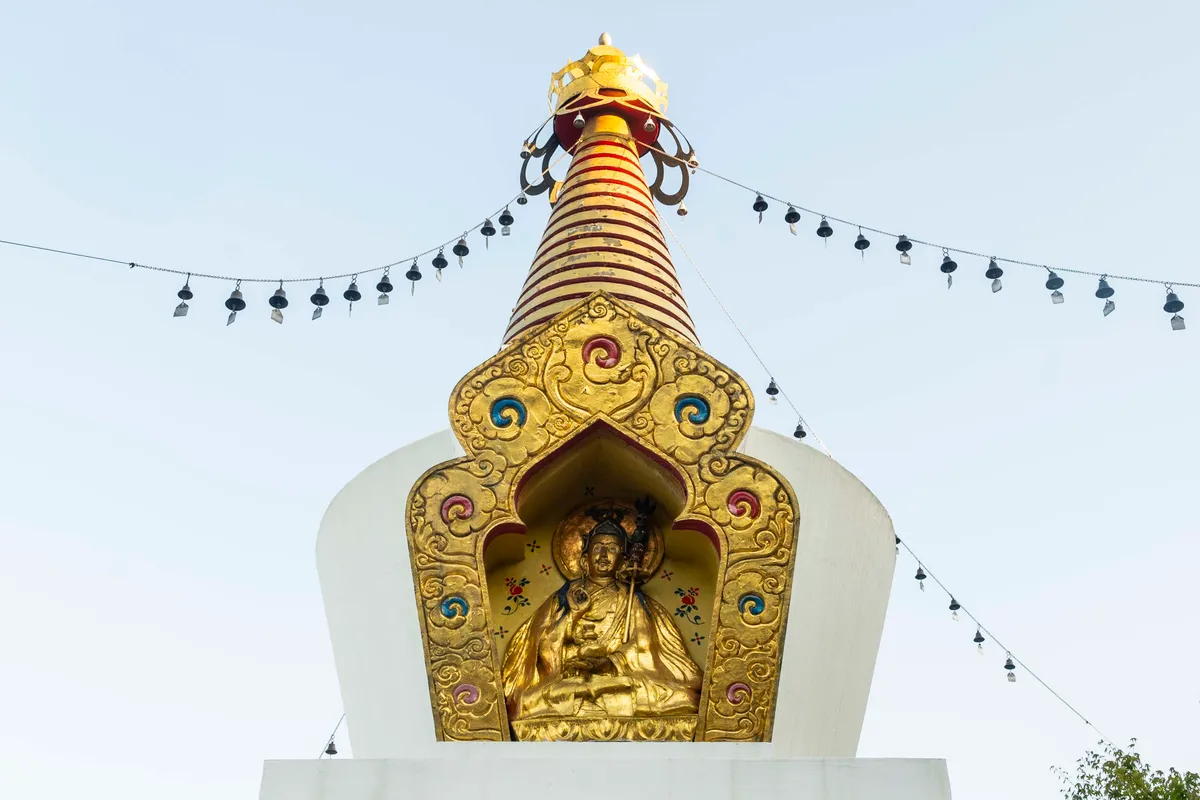 Buddhista meditációs központ Tar községben