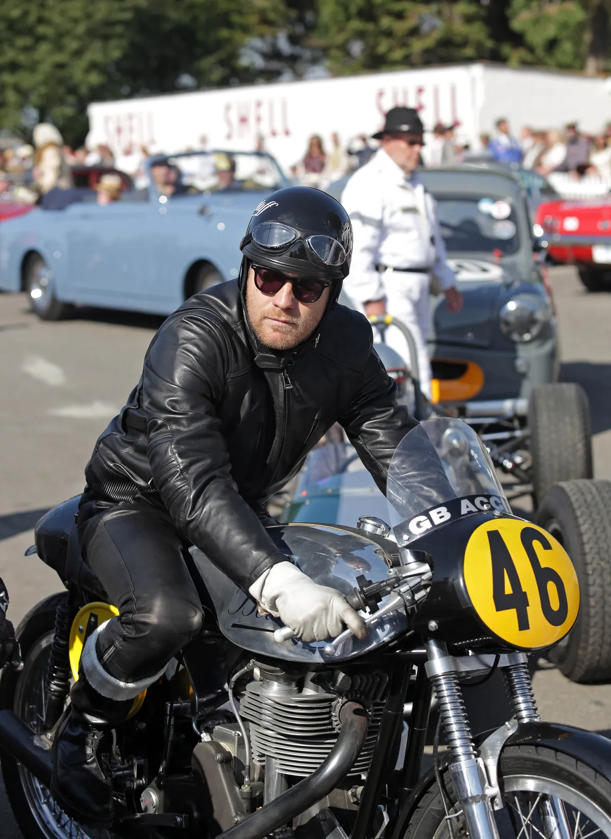 Ewan McGregor eladogatja a motor gyűjteményét