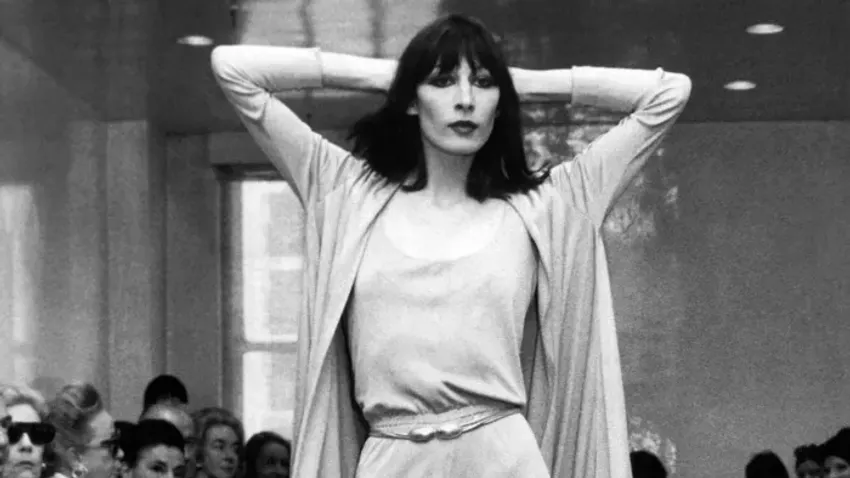 Születésnapos Hollywood boszorkánya: Anjelica Huston 74 éves