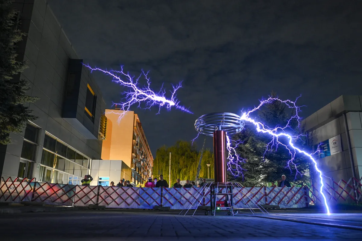 Nikola Tesla, feltaláló, váltóáram