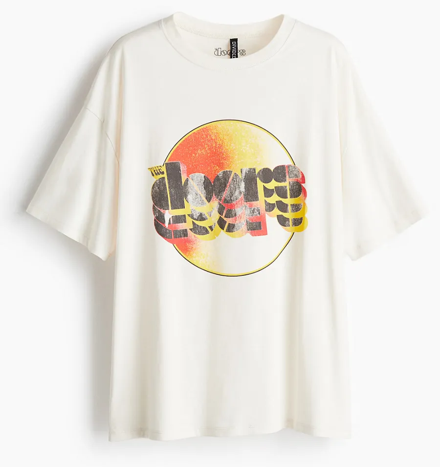 Divatos ruhák 50 felett: Oversize póló