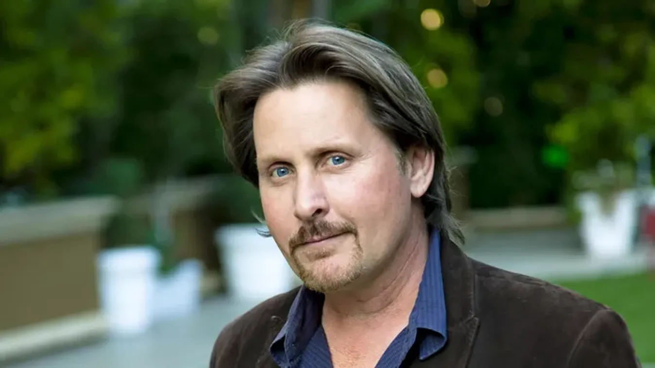 Emilio Estevez már nem a kamera előtt tör sikerre: mutatjuk mit csinál a kilencvenes évek sztárja