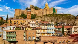 Fedezd fel Tbiliszi titkait – Történelmi kalandok, termálfürdők és grúz ízek egy helyen