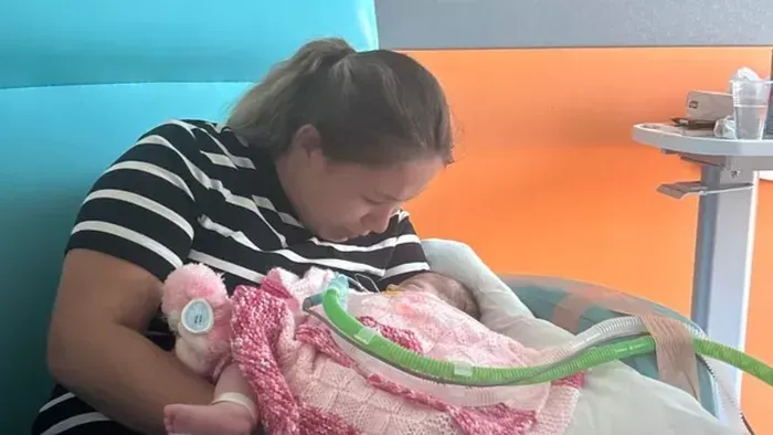 Gyász: 8 naposan elhunyt Arabella, édesanyja összetört