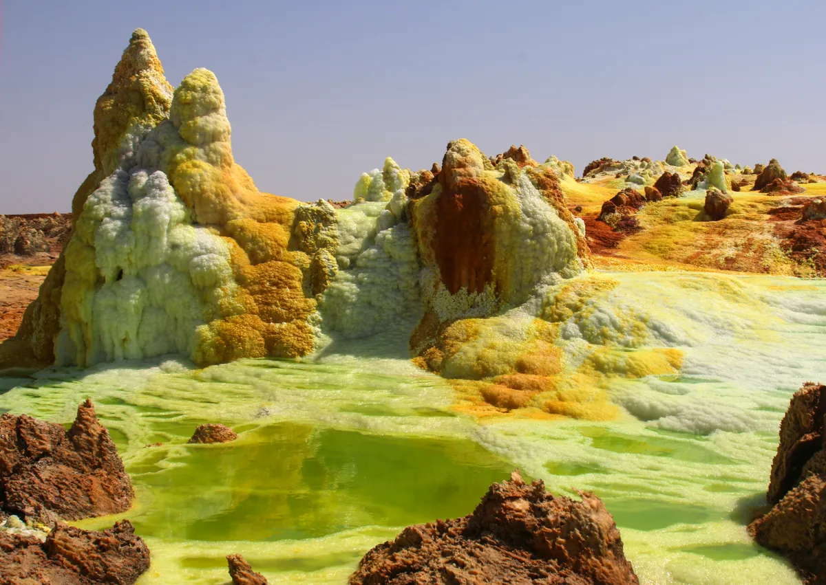 turistahelyek, Etiópia, Danakil-mélyföld, mérgező gázok