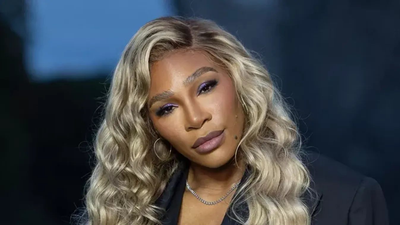 Serena Williams megvillantotta kockahasát kék bikiniben – stílusosan pihen a tengeren