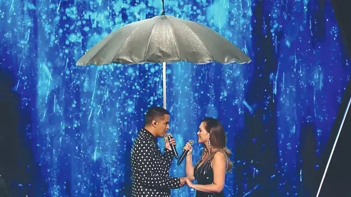 Békefi Viki anyukáját látja a kislányában