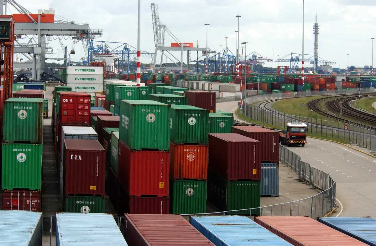 A Logistics alkotói a fogyasztói társadalom káros hatásaira hívják fel a figyelmet kísérleti dokumentumfilmjükkel (Fotó: Sunshine/ Northfoto)