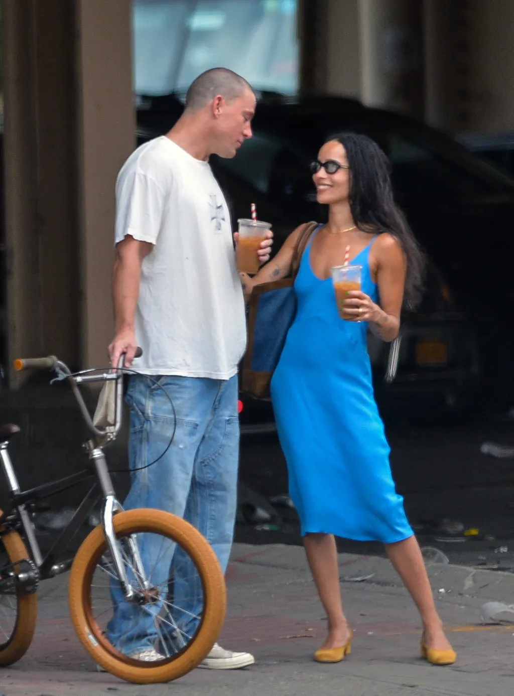 08/19/2021 PREMIUM EXCLUSIVE: Channing Tatum and Zoe Kravitz are all smiles as they continue to fuel dating rumors in New York City. The duo kept close as they appeared to have a good laugh while out on a stroll for iced coffees. 

sales@theimagedirect.