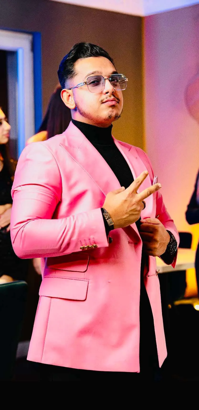 Ruszó Tibi zenekarral fog színpadra lépni