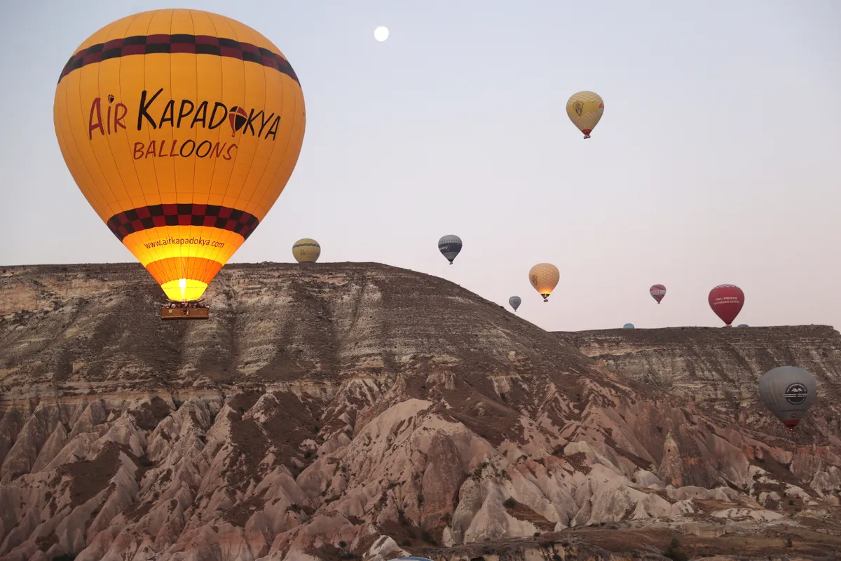 Cappadocia, Kappadókia, Törökország, hőlégballon, sziklák