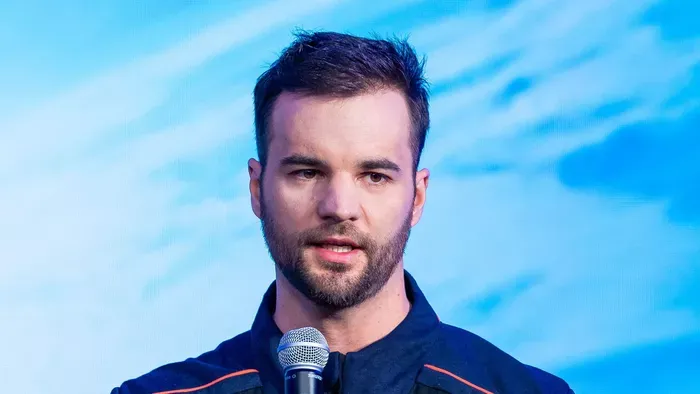 Kapu Tibor titkos csomagot kapott a Földre szállás után
