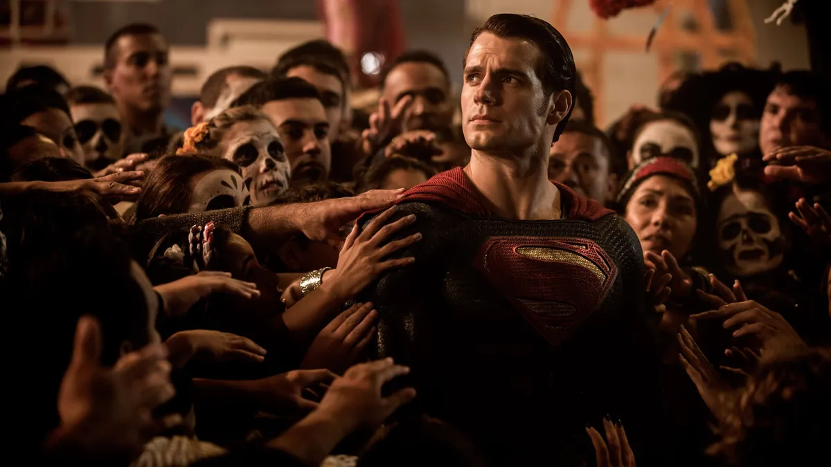 Mindenki elfordul az új Supermantől! Még Henry Cavill sem segített az új szupersztárnak