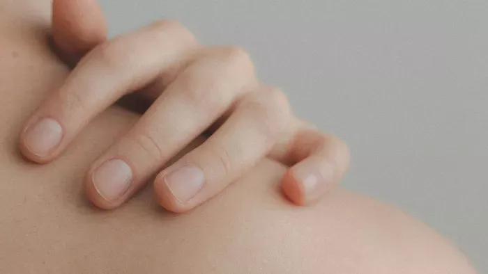Mintha élve égne – ritka betegséget diagnosztizáltak a nőnél
