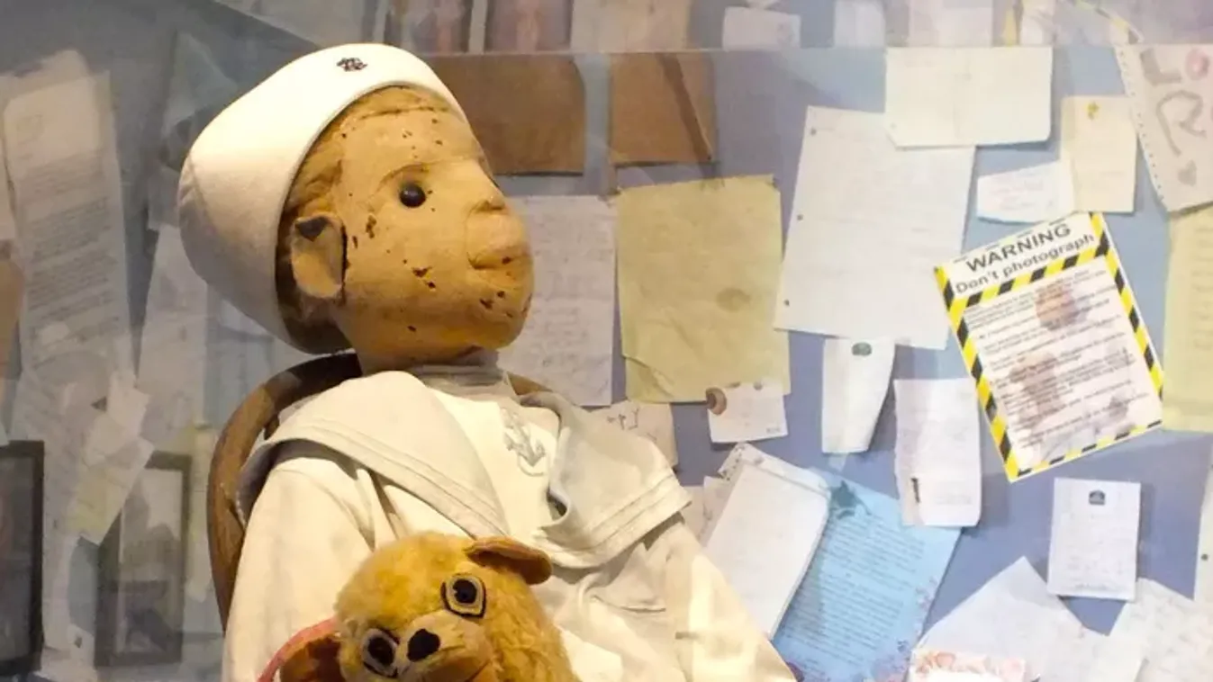 Festményről lemászó alakok és az Annabelle baba: ez a 10 legelátkozottabb tárgy a világon 