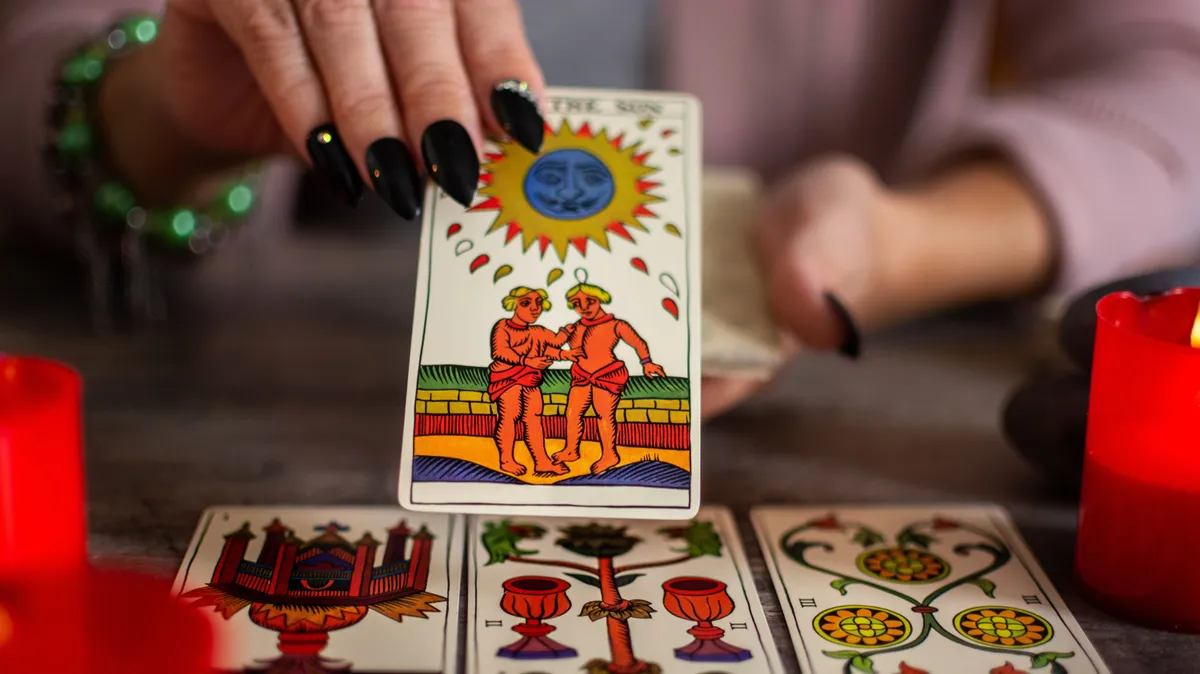 Tarot és trauma – így segítenek a kártyák a gyógyulásban