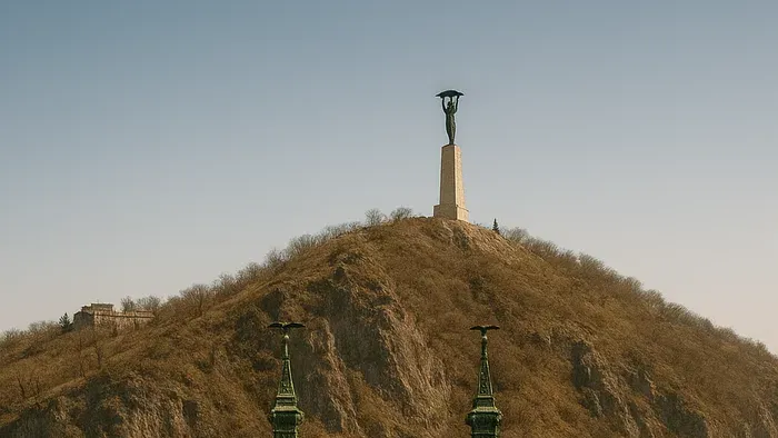 A Gellért-hegy sem zöldell többé, a klímaváltozás megteszi a hatását.