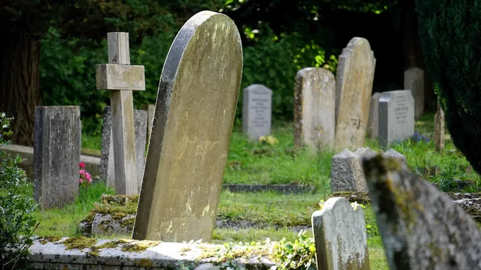 4 éves kisfiú halt meg a temetőben történt tragédiában
