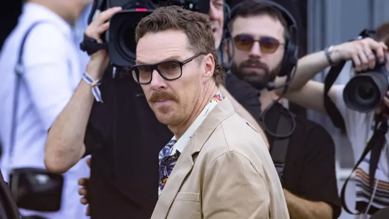 Elrabolták Afrikában a ma 49 éves Benedict Cumberbatch-t!