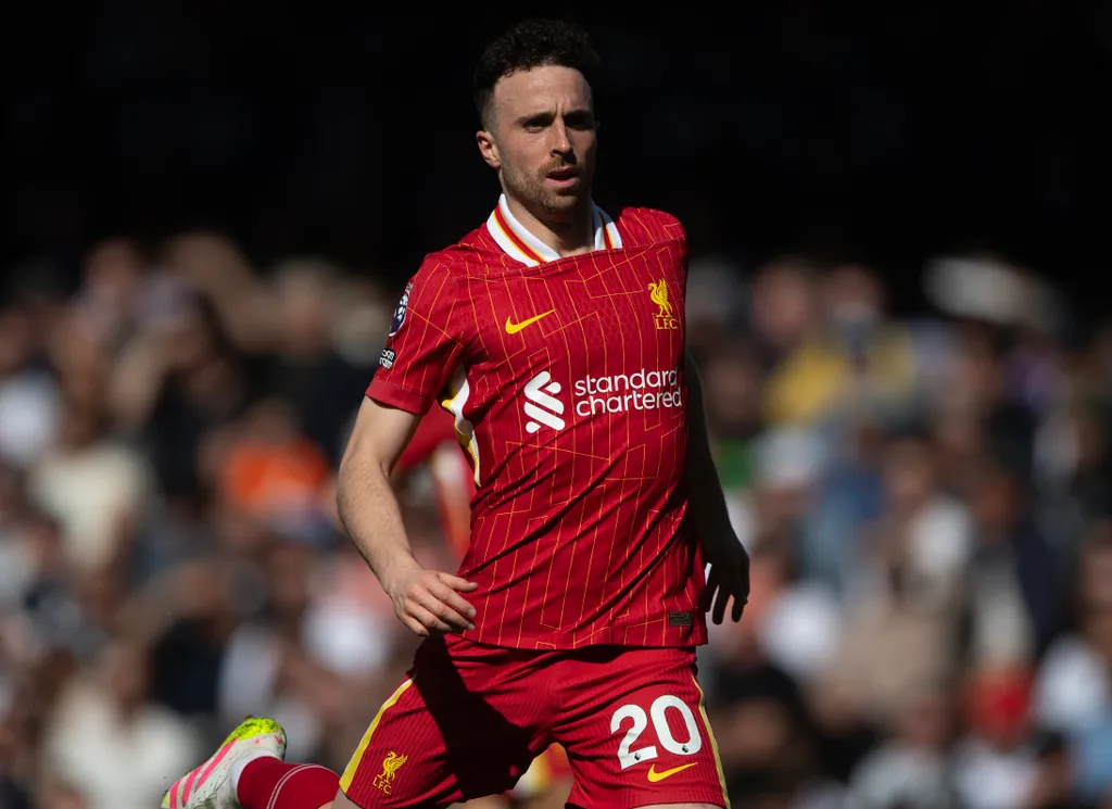 LONDON, ENGLAND - APRIL 06:  Curtis Jones of Liverpool FC during the Premier League match between Fulham FC and Liverpool FC at Craven Cottage on April 06, 2025 in London, England. (Photo by Visionhaus/Getty Images)