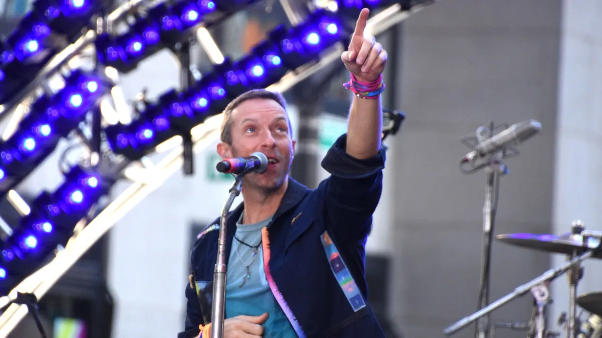 Még súlyosabb következményekkel járhat a Coldplay-koncerten történt hűtlenségi botrány
