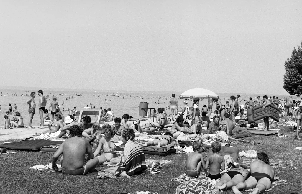 Balatoni strand, 1982