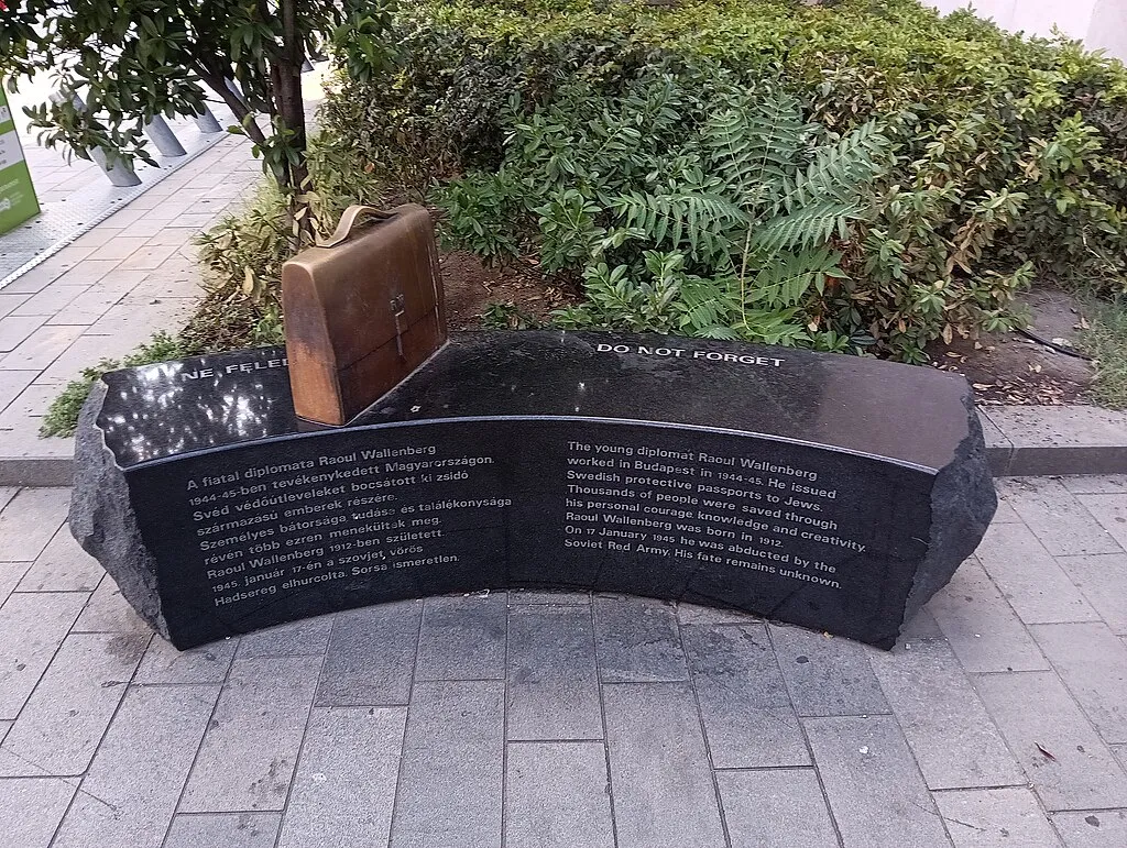 Raoul Wallenberg, svéd diplomata, Budapesti emlékmű